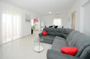Отель Apartment Mira  Трогир